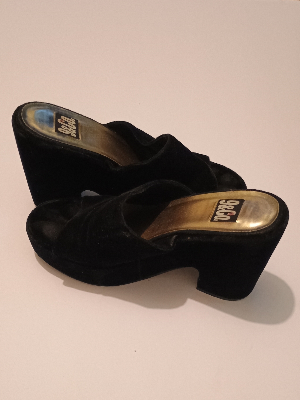 9 & Co Black Velvet Platform Mule Heel
